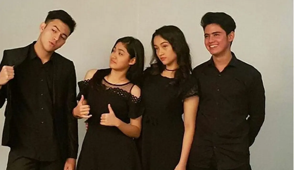 Tidak hanya sampai disitu, ayah Yani juga berusaha untuk memisahkan jalinan asmara keduanya. Begitu juga setelah lulus SMP dan ingin menyusul dimana Doel Sekolah. Ia dipaksa orangtua masuk sekolah elit Pandujaya. (Instagram/jodohygtertukar)