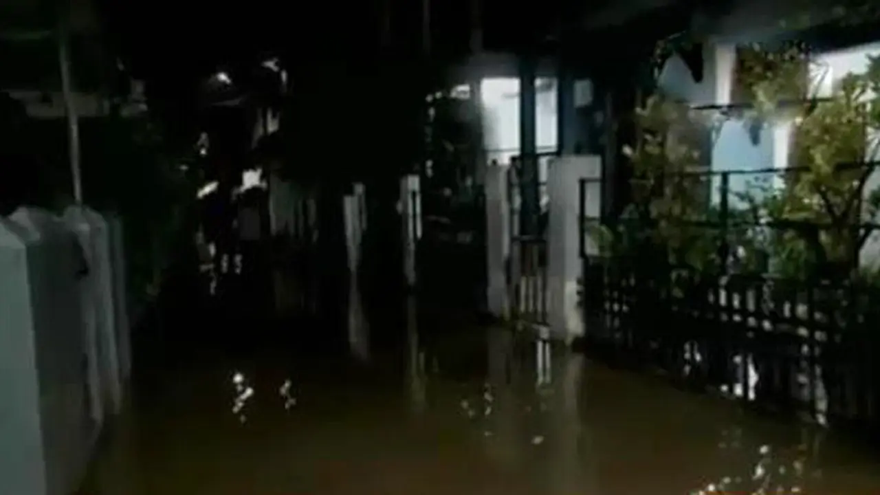 Banjir Landa Petogogan hingga Upaya Pembebasan SIti Aisyah