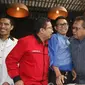 Plh Ketua DPD PDIP DKI Bambang DH, Ketua DPW PAN DKI Eko Patrio dan Ketua DPD Gerindra DKI M Taufik usai menggelar pertemuan terkait pembentukan Koalisi Kekeluargaan untuk menghadapi Pilgub DKI 2017, Jakarta, Senin (8/8). (Liputan6.com/Immanuel Antonius)