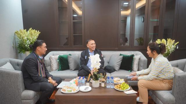 Perwakilan FIFA, Niko Nhouvannasak datang ke Indonesia dan menemui PSSI.