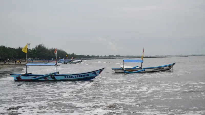 Ilustrasi - Pantai Teluk Penyu , Cilacap, Jawa Tengah. (Foto: Liputan6.com/Muhamad Ridlo)