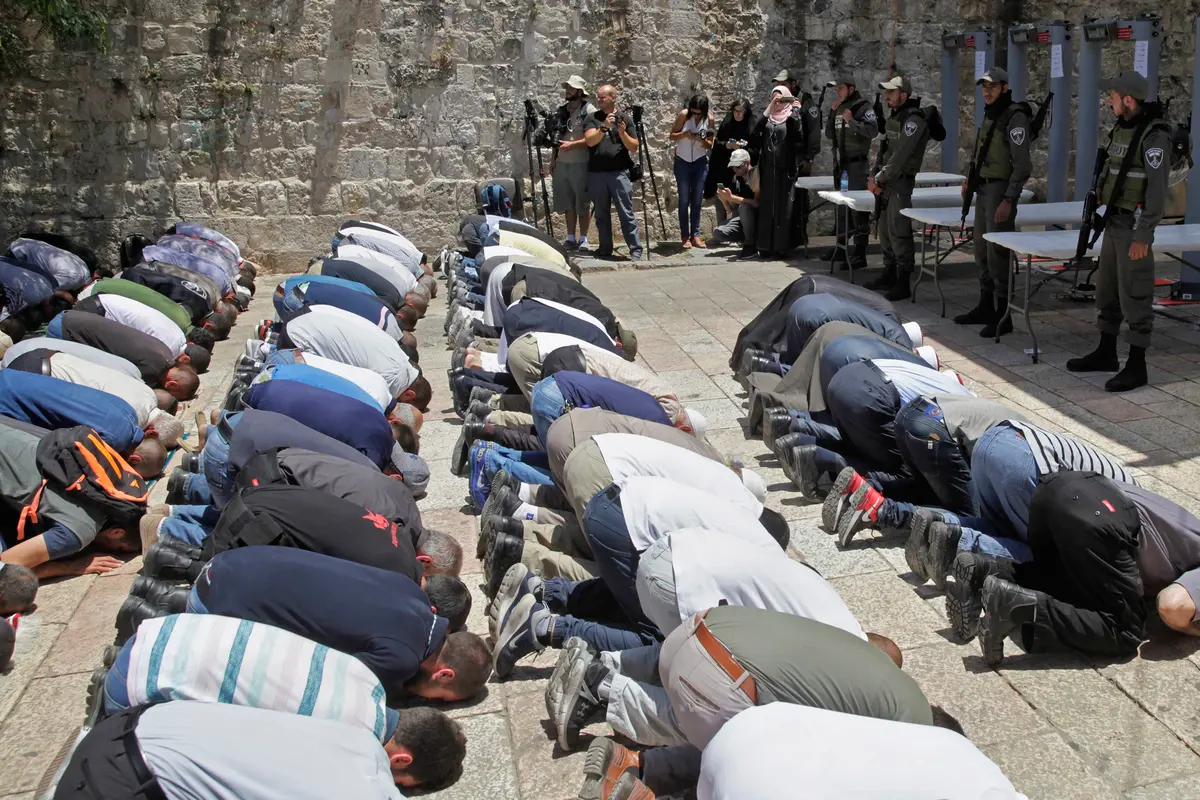 Usai Tragedi Penembakan Polisi, Masjid Al-Aqsa Kembali Dibuka