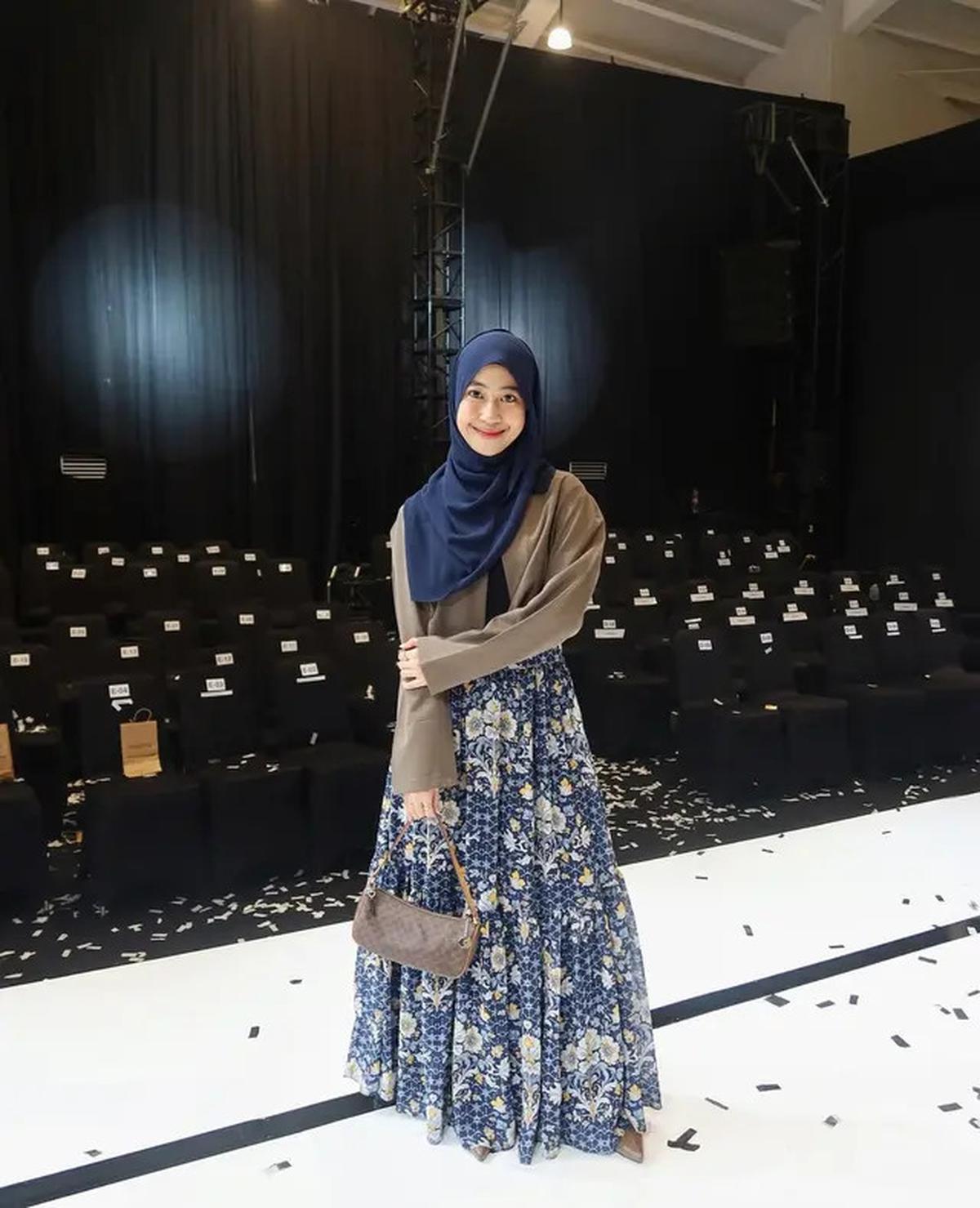 Potret Adiba Khanza Istri Egy Maulana Pakai Rok, Referensi Gaya Anggun di Usia 25-an