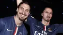 Striker Paris Saint-Germain itu terlihat memang gemar melakukan foto selfie. Ibrahimovic pernah melakukan foto selfie di kamar hotel beberapa jam sebelum pertandingan PSG dan juga berselfie dengan ball-boy usai mencetak gol. (trivela.uol.com.br)