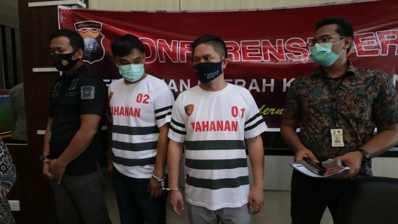Polda Kepri menetapkan 2 tersangka dalam kasus penyelundupan jenazah 3 ABK Indonesia. (Foto: Liputan6.com/Ajang Nurdin)