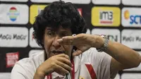 Pelatih Persija Jakarta, Muhammad Zein Alhadad, menggelar jumpa pers usai menaklukkan PS TNI pada laga TSC 2016 di Stadion Pakansari, Bogor, Jumat (14/10/2016). Persija menang 2-1 atas PS TNI. (Bola.com/Vitalis Yogi Trisna)