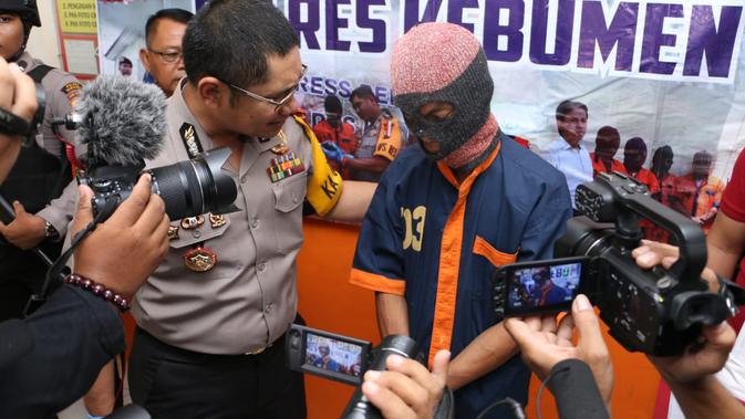 Tersangka pembunuh istri, DR. (Foto: Liputan6.com/Polres Kebumen/Muhamad Ridlo).