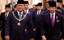 Gagahnya Presiden Prabowo Terima Bintang Kebesaran Tertinggi Brunei dari Sultan Hassanal Bolkiah