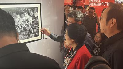 Didampingi Prananda, Megawati Kenang 30 Tahun Jejak Kudatuli Lewat Pameran
