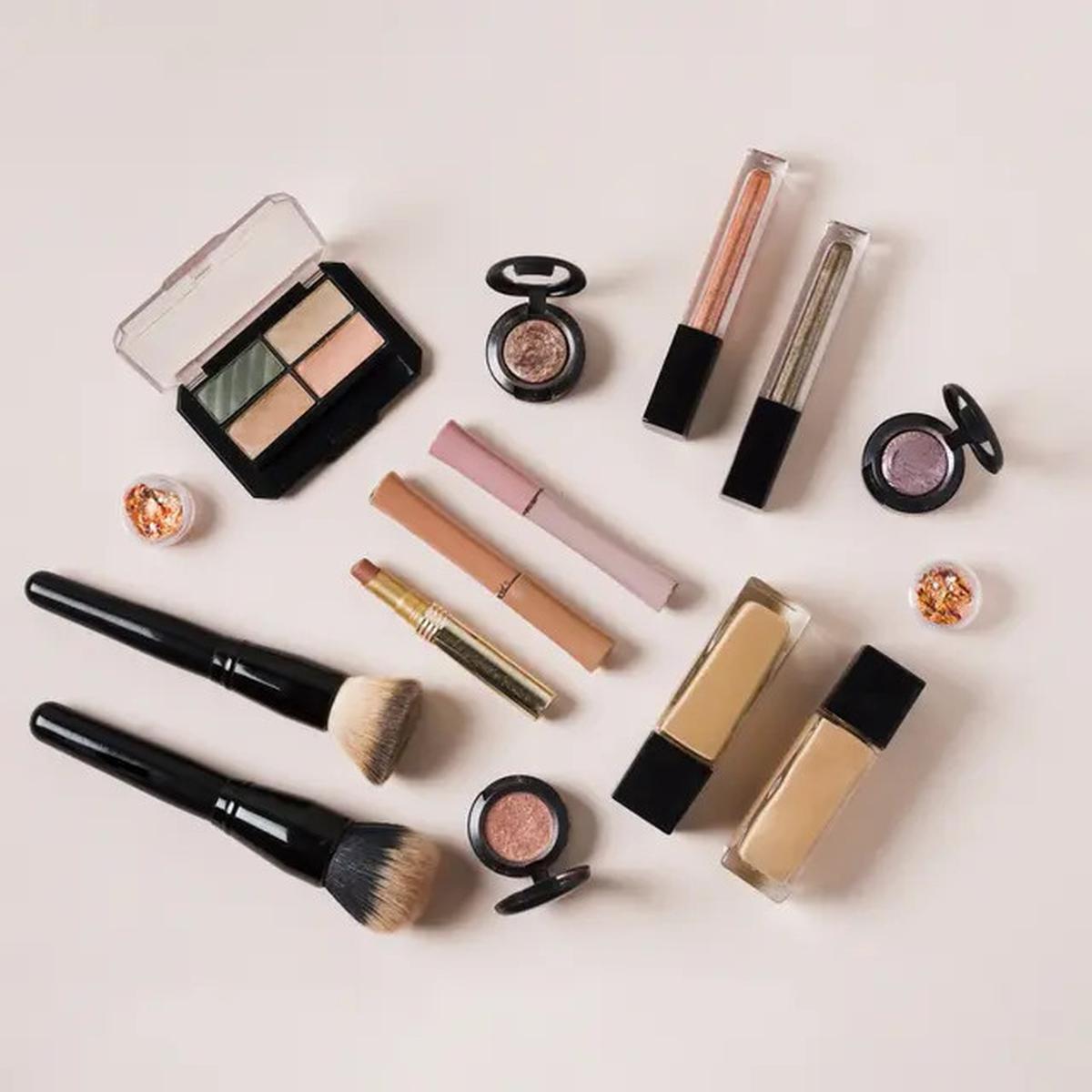 Tak Perlu Khawatir Lagi dengan Cara Jitu Menjaga Makeup Tetap Tahan Lama saat Pakai Kacamata