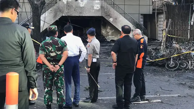 Jokowi Tinjau Lokasi Ledakan Bom Gereja