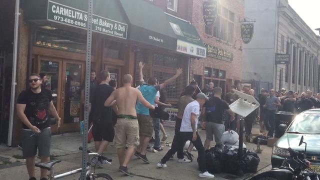 Insiden perkelahaian antar suporter saat Derbi New York antara New York City FC vs New York Red Bulls di Harisson, New Jersey Amerika Serikat, Minggu (9/8/2015).