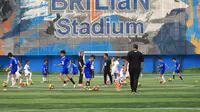 Roberto Carlos, Materazzi, Abidal dan Veron Berlatih Bersama Talenta Muda di BRImo Future Garuda