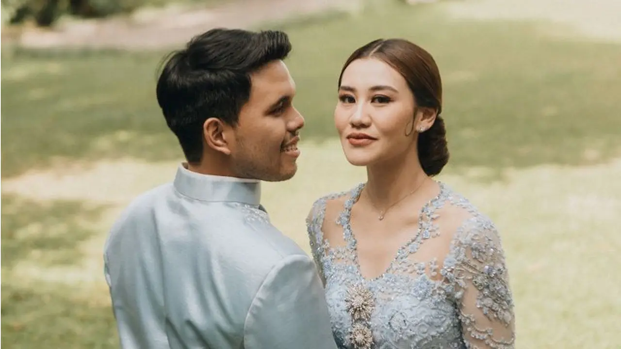 Aaliyah Massaid telah membagikan box untuk para bridesmaid