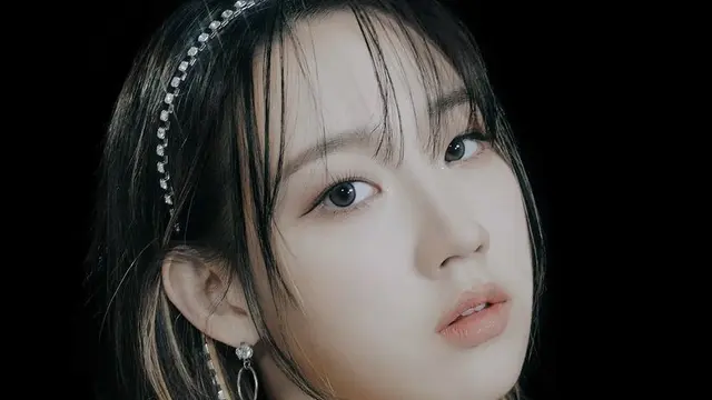 Potret Jiyoon yang Keluar dari Grup Weeekly Akibat Gangguan Kecemasan, credit: @_weeekly