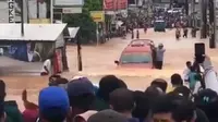 Angkot Isuzu Panther Terobos Banjir Tanpa Masalah (Instagram)