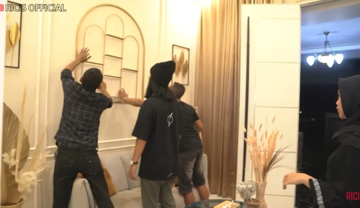 Rumah Ria Ricis direnovasi