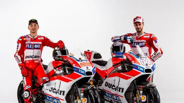 Jorge Lorenzo bersama Andrea Dovizioso