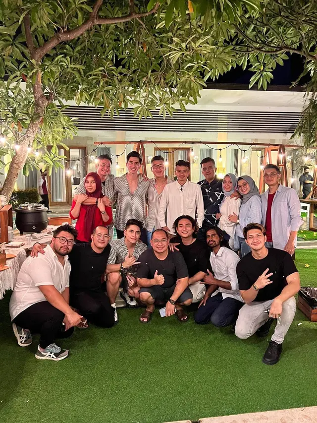 Verrell Bramasta beri kejutan ultah Ivan Fadilla (Foto: Instagram/@bramastavrl)