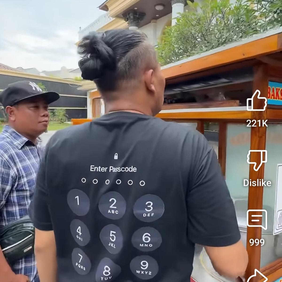 Potret Kedekatan Sule dengan Tukang Bakso Keliling, Tak Sungkan Peluk & Rajin Dipanggil ke Rumah Untuk Diborong