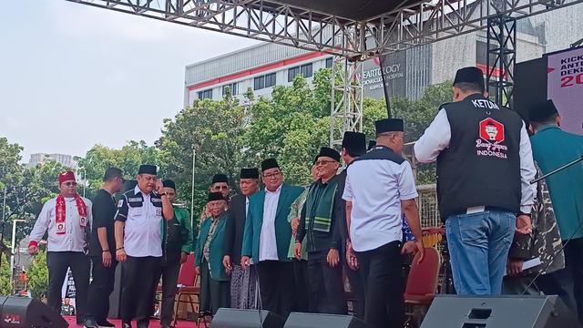 Pengurus Wilayah Nahdlatul Ulama (PWNU) Jakarta bersama sejumlah organisasi masyarakat (Ormas) Deklarasi Pilkada Damai dan anti-politik uang.