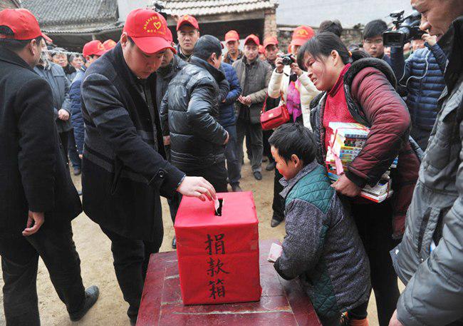 Bantuan untuk kesembuhan Liuchen saat ini telah terkumpul uang 230 ribu yuan atau Rp 471 juta | foto: copyright chinadaily.com.cn