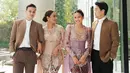 <p>Maudy Ayunda baru saja mengunggah beberapa potret terbaru dirinya dan keluarga menghadiri pernikahan. [Foto: Instagram/maudyayunda]</p>