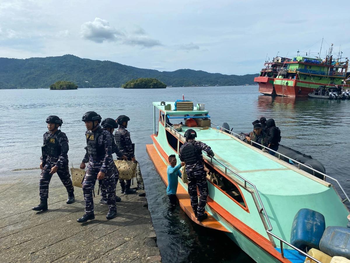 FOTO: TNI Angkatan Laut Gagalkan Penyelundupan Ilegal di Sulawesi Utara