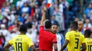 Pemain AS, Jermaine Jones, mendapat kartu merat saat melawan Ekuador pada perempat final Copa America Centenario 2016, di Century Link Field, Seattle, Jumat (16/6/2016). (Reuters/Joe Nicholson-USA TODAY Sports)