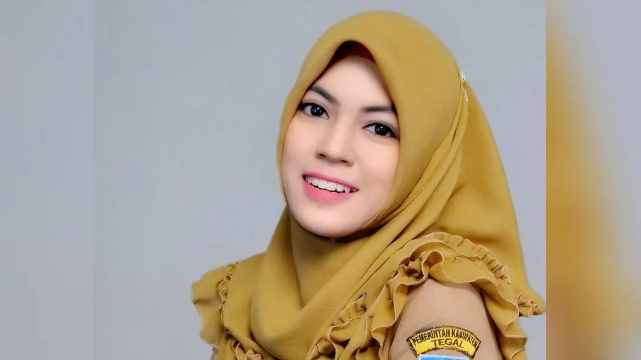 [Fimela] Rizma si guru cantik