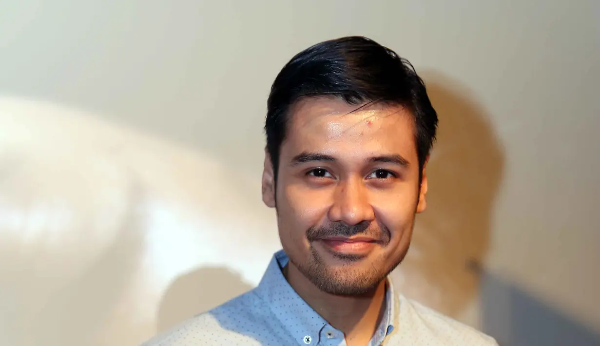 Kesibukan bulan ini bisa dirasakan oleh aktor Chicco Jerikho. Setidaknya, sudah empat film yang telah ia bintangi. Sebelum bermian film, ia sempat merasakan putus harapan. (Nurwahyunan/Bintang.com)