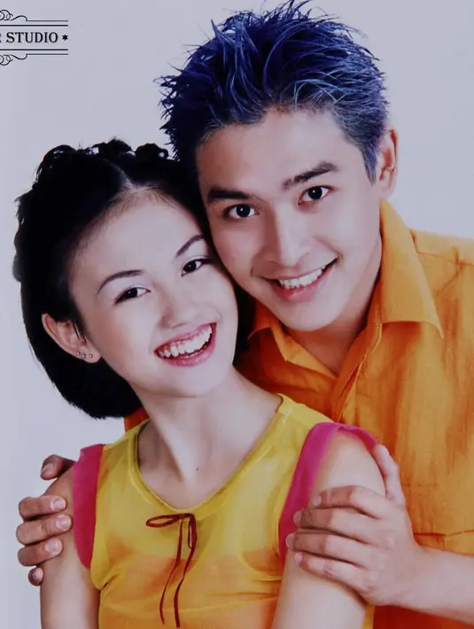 Ini penampakan Agnes Monica dan Irgi Fahrezi pada tahun 2000. Saat itu, Agnes masih terlihat polos ya. (Foto: instagram.com/malibu62studio)