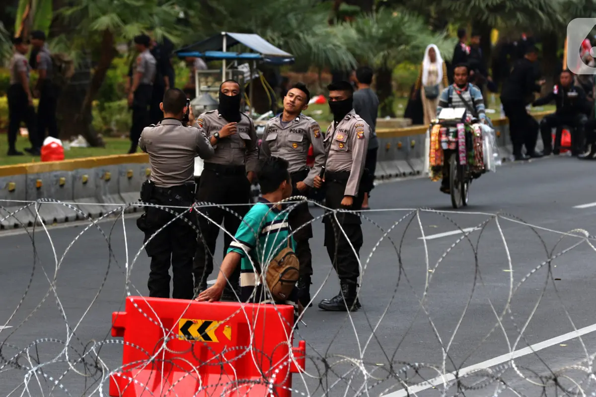 Hingga Sore, Akses Menuju Istana Negara Masih Ditutup