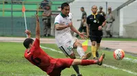 Ricky Fajrin, pilar Timnas Indonesia saat pertandingan melawan Kirgistan di ajang Aceh World Solidarity Tsunami Cup (AWSTC) 2017 pada Rabu (6/12/2017) di Stadion Harapan Bangsa, Aceh. (Bola.com/Eko Deni Sahputra)