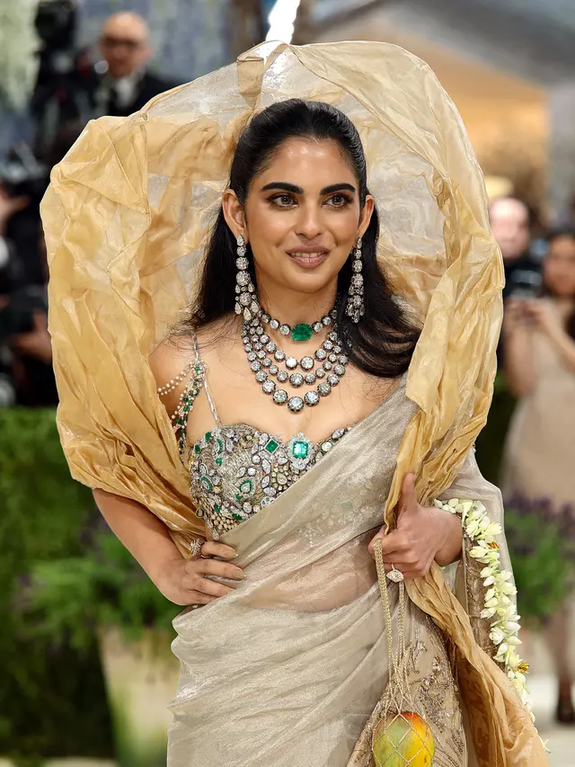 Kemewahan Isha Ambani di Met Gala 2026, Padukan 1.000 Permata dengan Buah Mangga