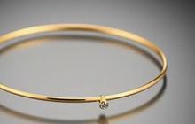 Gelang Emas Bangle Terbaru, 7 Model Elegan dan Stylish untuk Pemilik Tangan Kecil