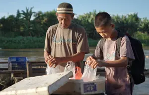 Kisah Risky, Bocah Penjual Ikan yang Kini Bersekolah di Sekolah Rakyat