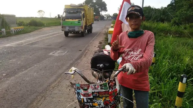 Tanpa Sepeser Uang, Pria Asal Sumsel Kayuh Sepeda Jelajah Indonesia