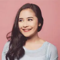 Prilly Latuconsina pun memang memiliki peran yang berbeda dari sebelumnya. Pada season pertama, Prilly Latuconsina pun didapuk menjadi Sisi gadis sekolah yang cantik, manja, dan akhirnya menjadi Serigala. (Via Instagram/@Prillylatucosina96)
