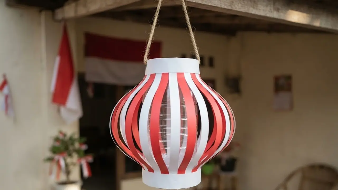 Cara Membuat Lampion Merah Putih dari Botol Plastik