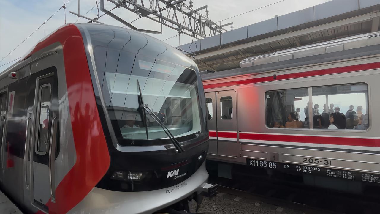 Perjalanan KRL Berangsur Normal Usai Commuter Line Anjlok Dievakuasi