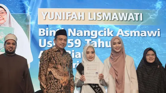 Ibu Ria Ricis Wisuda Tahfidz