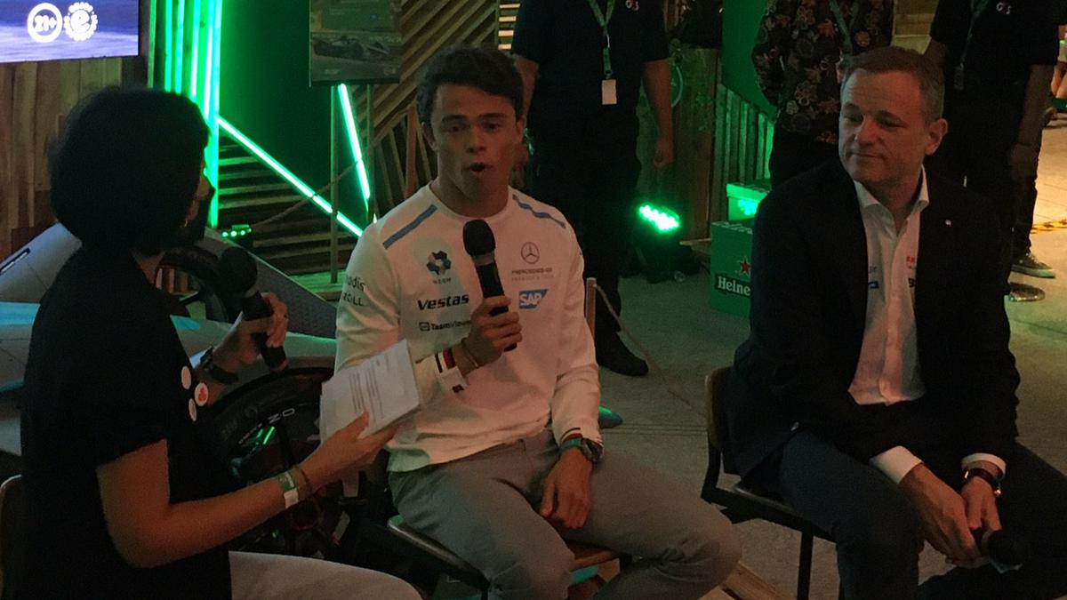 Punya Darah Jawa Timur, Pembalap Formula E Nyck de Vries Akui Tertarik Pelajari Timnas Indonesia