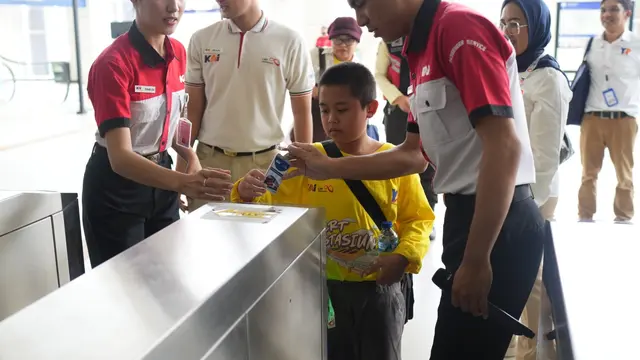 KAI terus mendukung pendidikan dan kampanye penggunaan transportasi publik melalui program Edutrain LRT Jabodebek