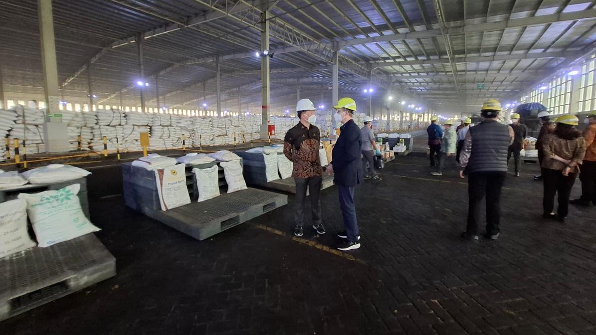 Rusia Cs Kunjungi Pabrik Pupuk Indonesia, Bakal Guyur Investasi?