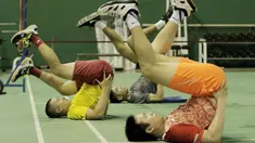 Tim ganda putra Indonesia, Marcus Gideon dan Hendra Setiawan, saat latihan fisik di Pelatnas Bulutangkis, Cipayung, Jakarta, Senin (7/5/2018). Latihan tersebut untuk persiapan jelang Piala Thomas pada 20-27 Mei 2018 di Thailand. (Bola.com/M Iqbal Ichsan)