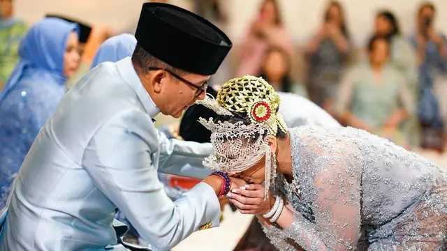 Putri Pertama Sandiaga Uno, Atheera Dibalut Busana Adat Betawi saat Akad Nikah di Amerika