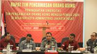 Kepala Divisi (Kadiv) Keimigrasian Kantor Wilayah Kementerian Hukum dan HAM (Kanwil Kemenkumham) DKI Jakarta, Pamuji Raharja membuka kegiatan Rapat Tim Pengawasan Orang Asing “Peningkatan Sinergitas Menuju Pemilu 2024” di Swiss-Belinn Kemayoran, Senin (11/9/2023). (Ist)