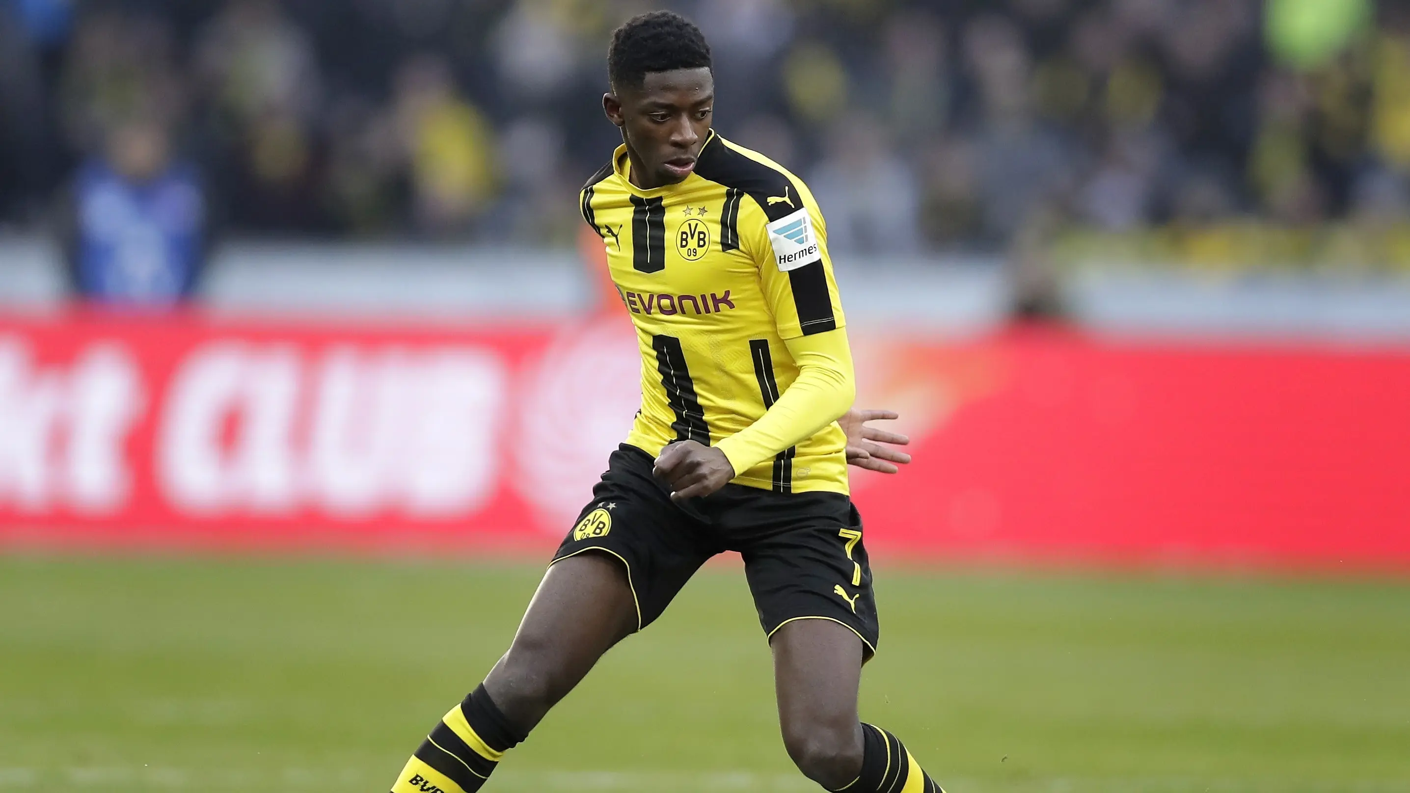 Borussia Dortmund sepakat dengan tawaran Barcelona untuk mendatangkan Ousmane Dembele dengan dana sebesar 105 juta euro atau sekitar Rp 1,68 triliun (kurs 1 euro = Rp 16 ribu). (AP/Michael Sohn)