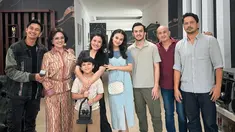 Para pemain sinetron My Heart unggah foto perpisahan di Instagramnya disertai caption yang manis. Esta Pramanita ungkap terima kasih atas kerja keras semua pihak selama 1,5 tahun untuk film My Heart dari promo, tayang, hingga episode terakhirnya. Esta juga tuliskan ucapan terima kasih kepada penonton. Perannya sebagai Raisa tentunya diingat oleh pencinta sinetron My Heart. (Liputan6.com/IG/@estapramanita)